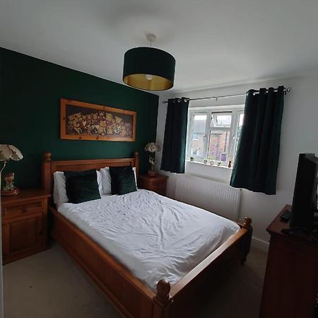Lovely Rooms In A Quiet Place Of ووكينغ المظهر الخارجي الصورة