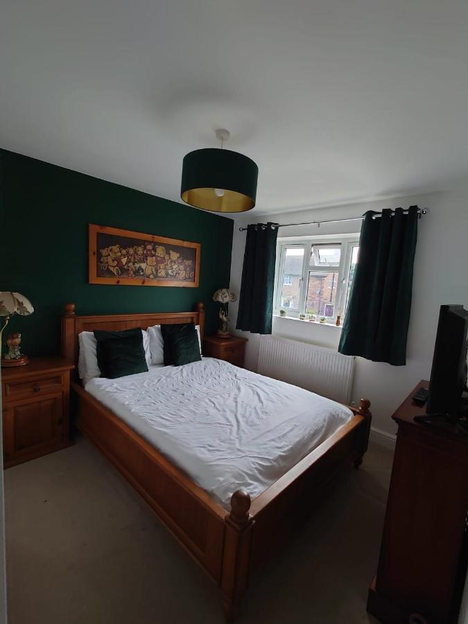 Lovely Rooms In A Quiet Place Of ووكينغ المظهر الخارجي الصورة