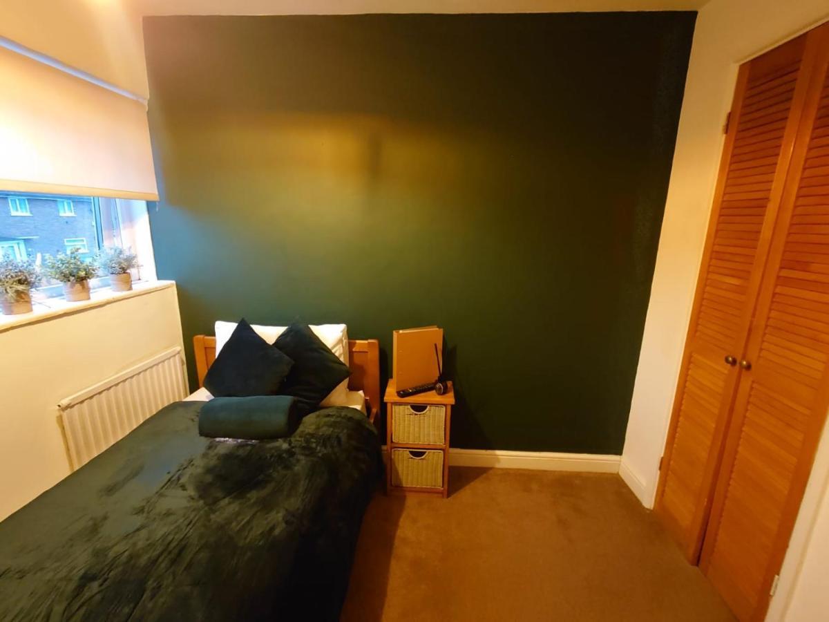 Lovely Rooms In A Quiet Place Of ووكينغ المظهر الخارجي الصورة