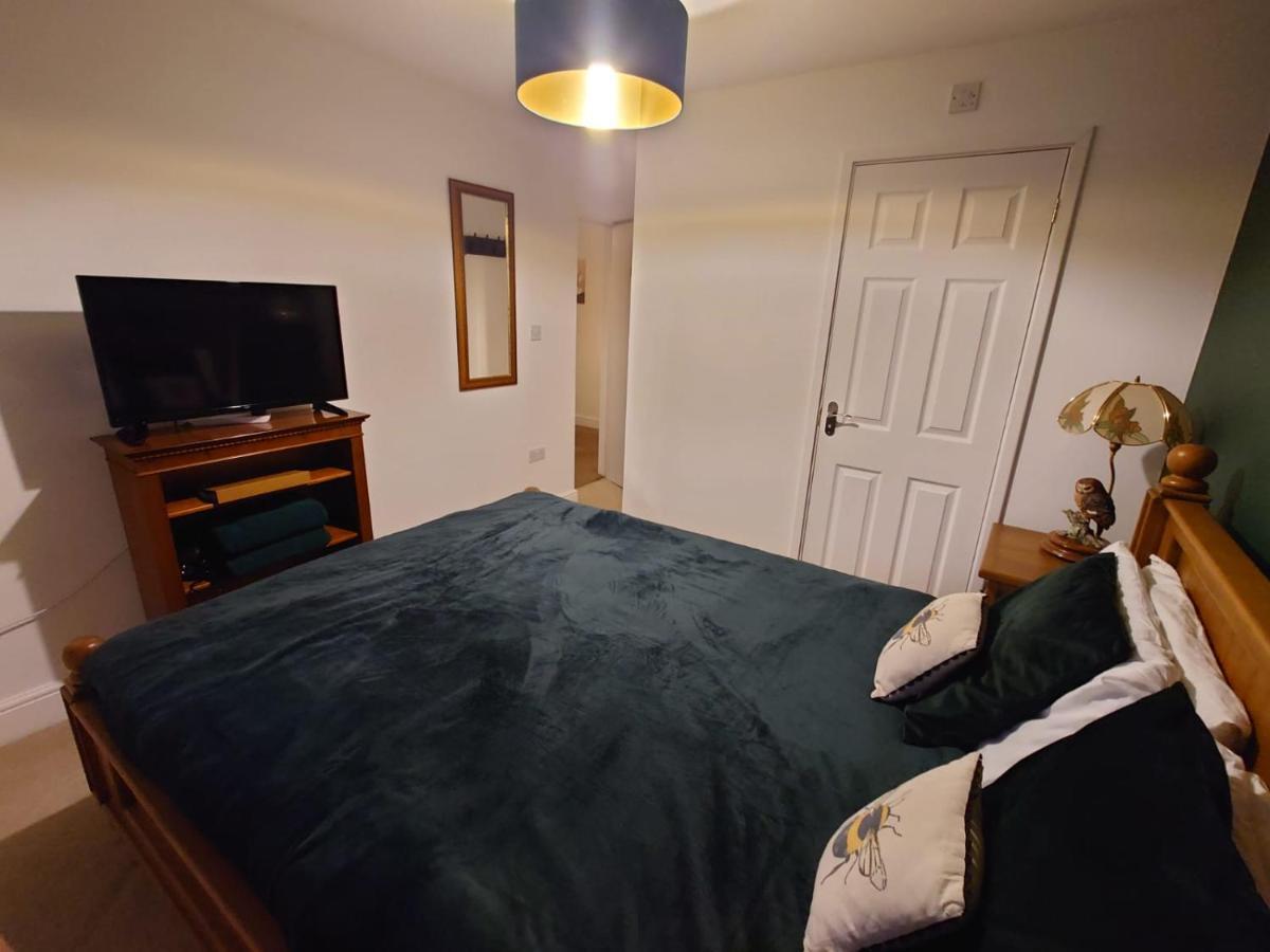 Lovely Rooms In A Quiet Place Of ووكينغ المظهر الخارجي الصورة